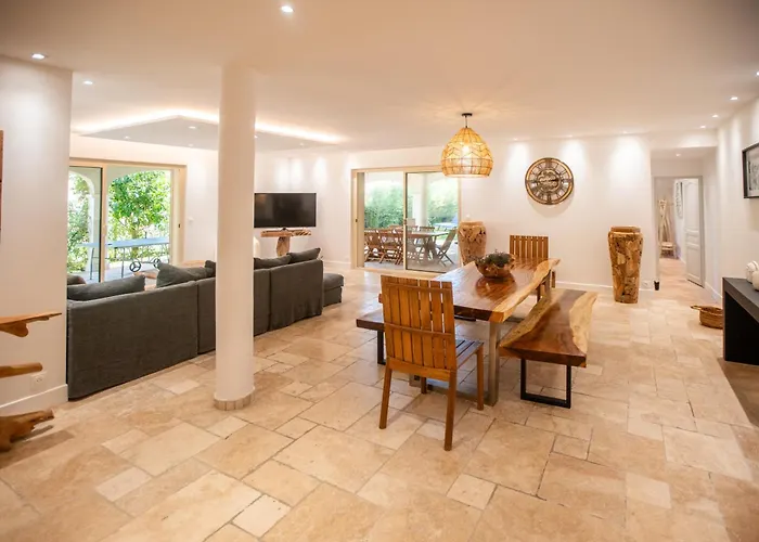 Magnifique A 100 M Climatisation Vue Exceptionnelle Sainte-Maxime